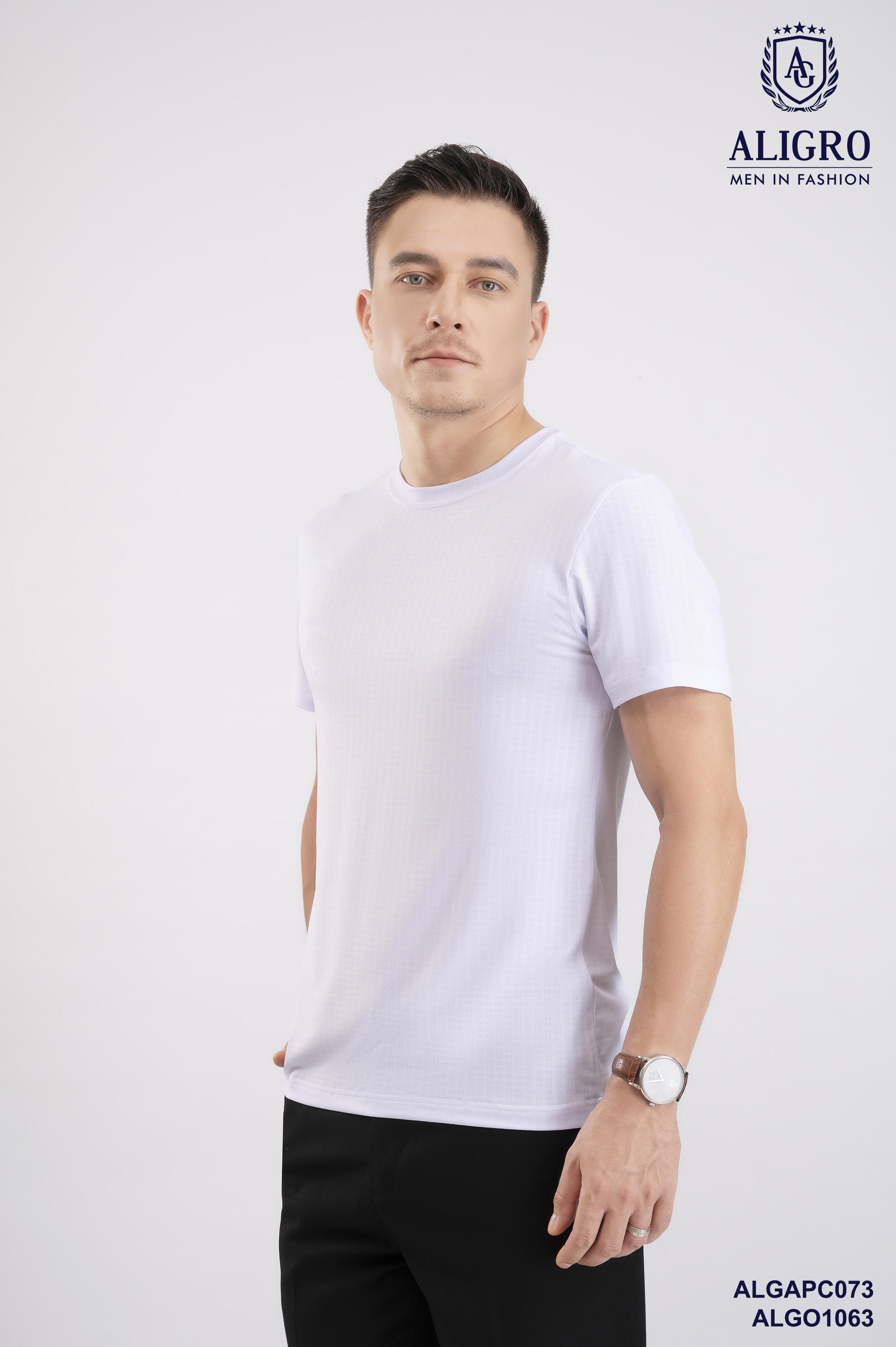 Áo thun nam cổ tròn ngắn tay cao cấp Aligro ALGAPC073 chất liệu cotton form SLIMFIT ô chấm màu trắng